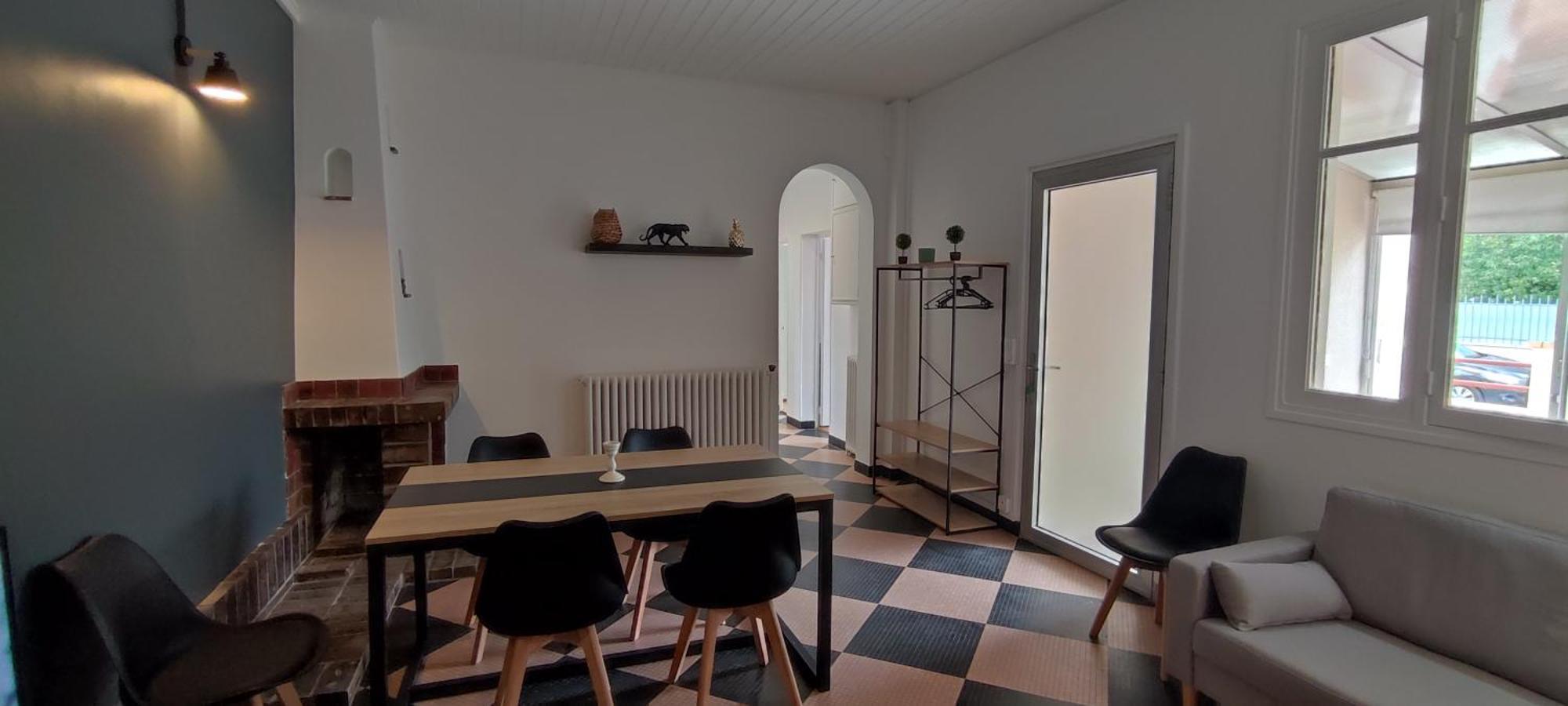 Maison Charmante Avec Patio ! Бурж Экстерьер фото